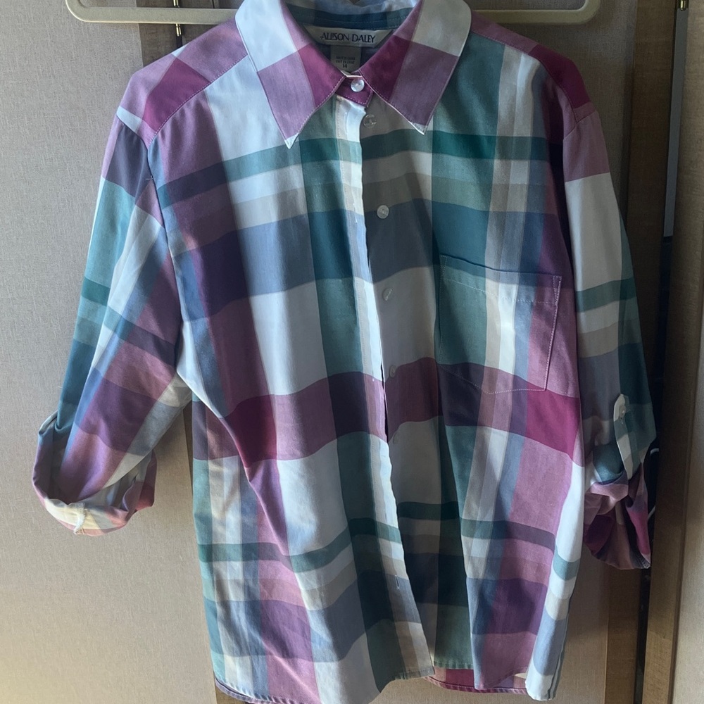 FINAL MARKDOWN Allison Daley ladies Plaid Shirt 14